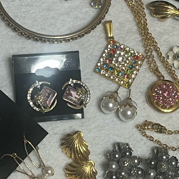 30 Piece Jewelry Lot - Picture 10 of 16